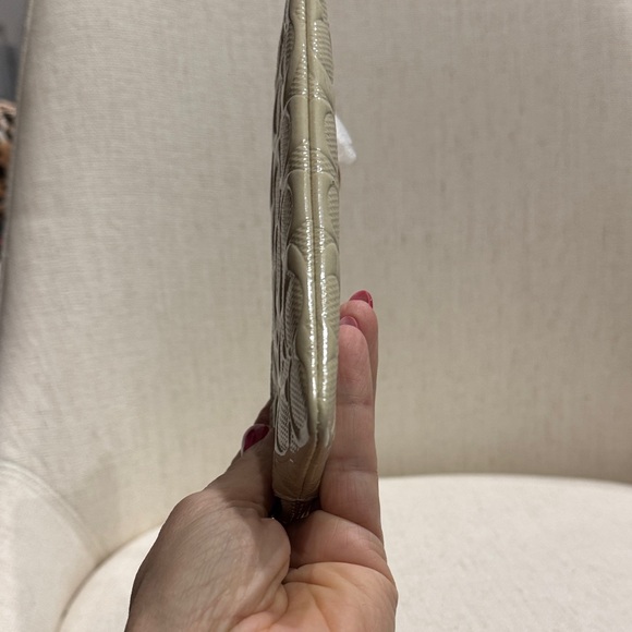 Coach Cream/ Light Beige Embossed Wristlet  NWT and Dust Bag - Picture 4 of 7